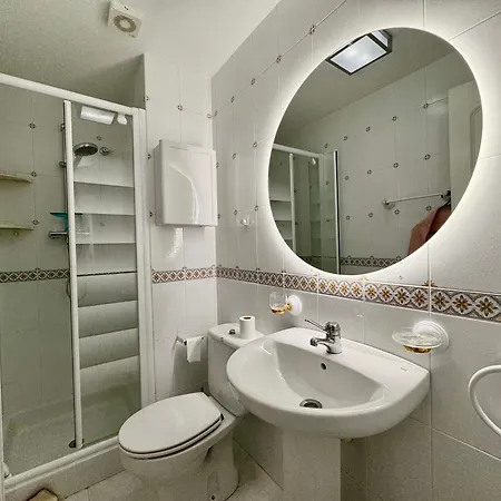 Panoramic Cala Canyelles, Pool Apartment Roses