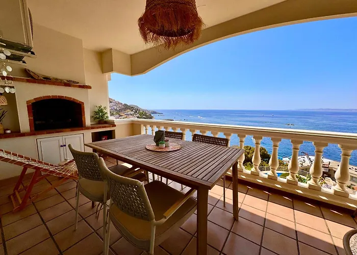 Panoramic Cala Canyelles, Pool דירה