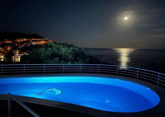 아파트 Panoramic Cala Canyelles, Pool *