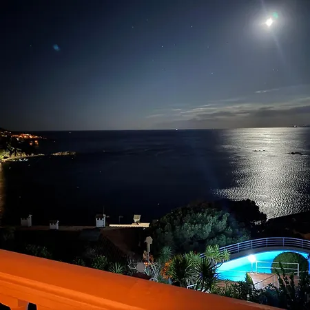 Appartement Panoramic Cala Canyelles, Pool